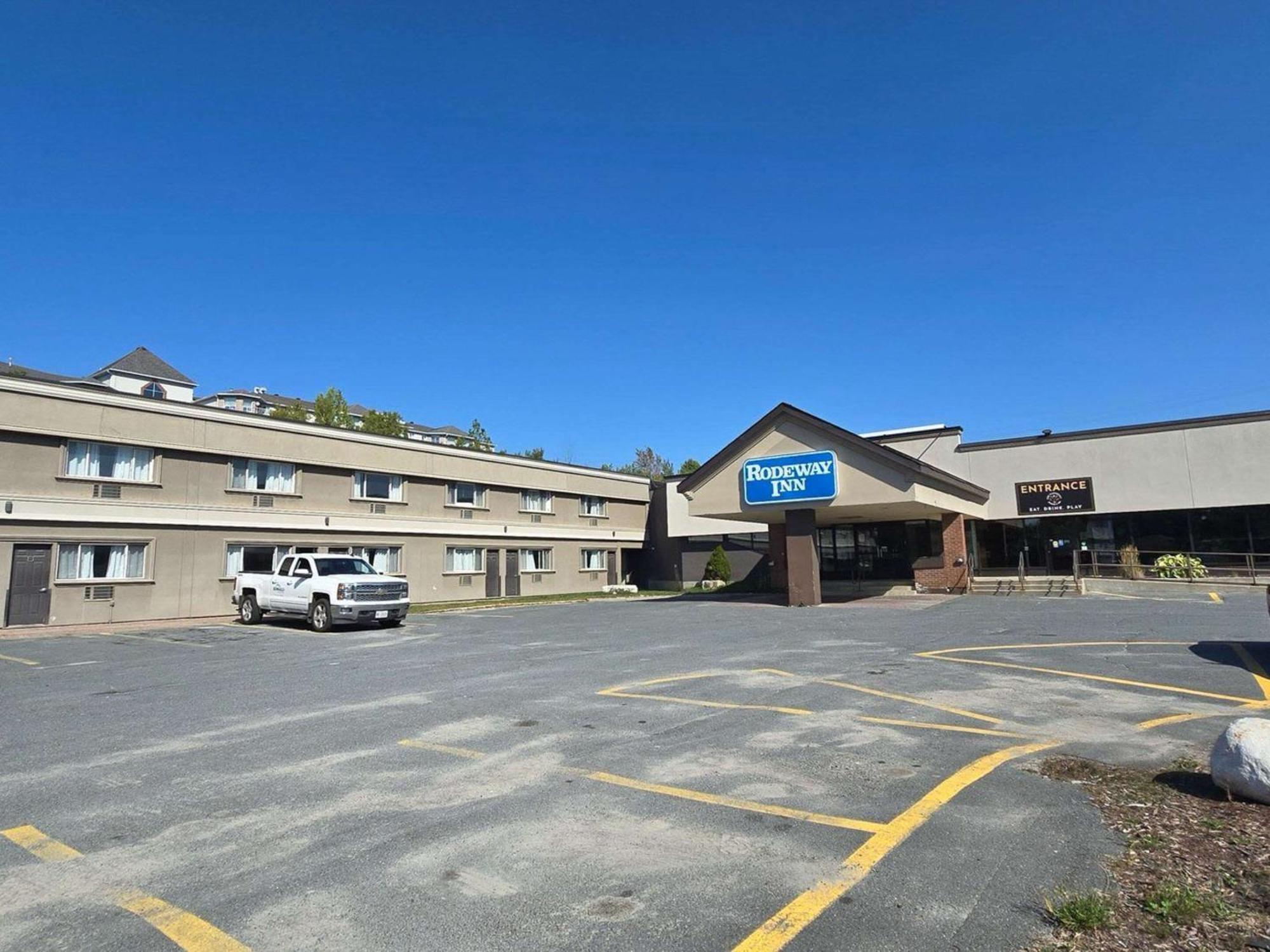 Rodeway Inn Sudbury Esterno foto